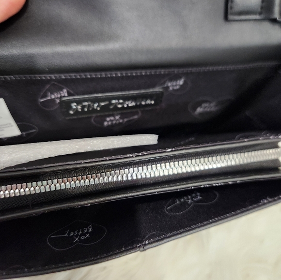 🔹️Betsey Johnson🔹️ black Skull Crossbody Bag XOTANYA - Picture 5 of 8